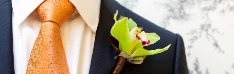 corsage sur d'un costume masculin